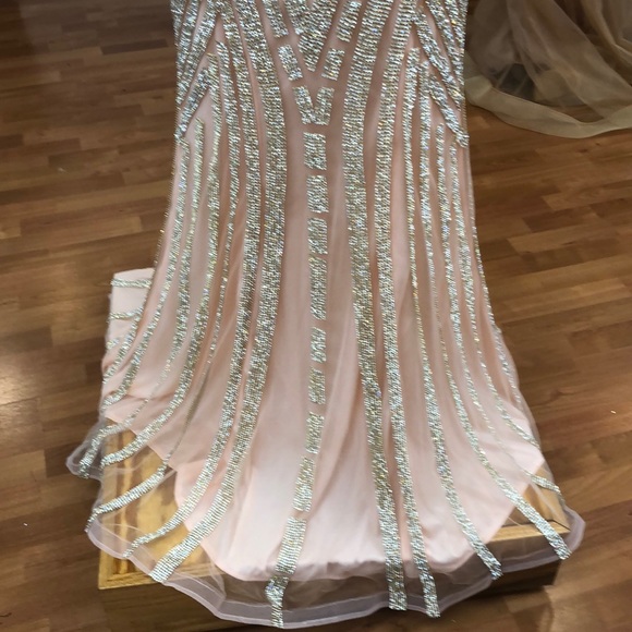 ⭐️SOLD⭐️ Pink special occasion dress - Picture 3 of 7